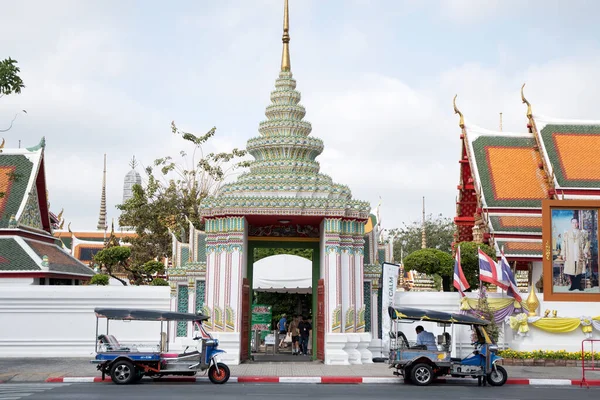Bangkok Thailand Feb 2023 Traditional Tuk Tuk Road Bangkok Tuk – stockfoto
