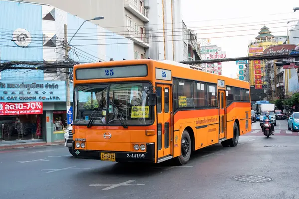 Bangkok Tailândia Fevereiro 2023 Ônibus Público Correndo Trânsito Bangkok Tailândia — Fotografia de Stock