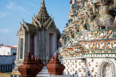 Decorative elements on facade of Wat Arun, Temple of Dawn in Bangkok, Thailand.