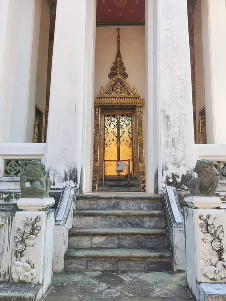 방콕의 Wat Pho Phra Mondop 이성구 회관에 경전이 도서실 — 스톡 사진