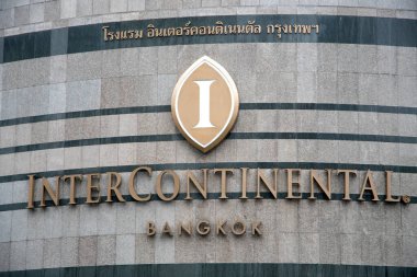 Bangkok, Tayland - 13 Şubat 2023: Bangkok, Tayland 'da kıtalararası otel cephesi.