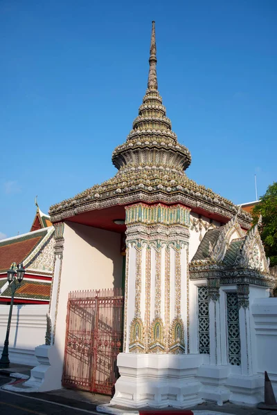 Hermosa Puerta Wat Pho Bangkok Uno Los Templos Más Antiguos —  Fotos de Stock