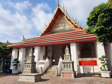 Bangkok, Tayland - 13 Şubat 2023 Wat Pho halk tapınağının klasik Tayland mimarisi, Bangkok, Tayland. Wat Pho, Buda Tapınağı olarak da bilinir..