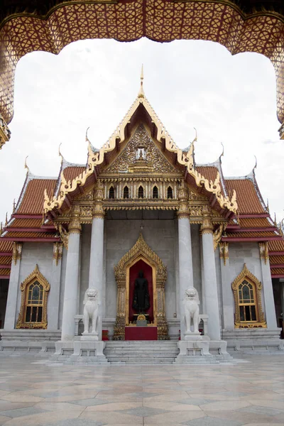 stock image Wat Benchamabophit Dusitwanaram or Marble Temple in Bangkok. It is one of Bangkok's best-known temples and a major tourist attraction