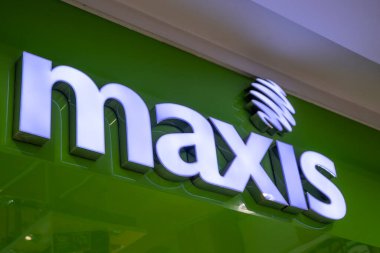 Johor Bahru, Malezya - 28 Nisan 2023: Johor Bahru, Malezya 'da Maxis mağazası. Maxis, Malezya 'da bir iletişim hizmeti sağlayıcısı..