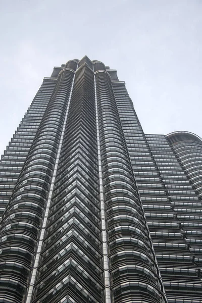 Kuala Lumpur Malásia Abr 2022 Vista Detalhada Uma Das Torres — Fotografia de Stock