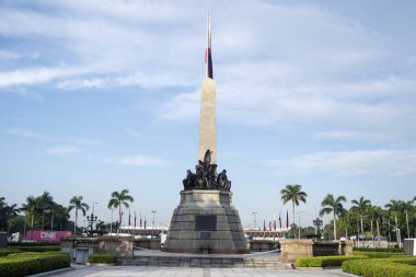 Manila, Filipinler- 13 Ekim 2023: Manila, Filipinler 'deki Rizal Parkı' ndaki Jose Rizal (Ulusal Kahraman) anısına anıt