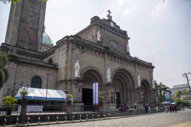 Manila, Filipinler-14 Ekim 2023: Manila Katedrali 'nin ana kapısı, Filipinler' in en eski kilisesi. Manila Katedrali Filipinler 'in ana Katolik Kilisesi olarak kabul edilir.
