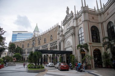 Manila, Filipinler-16 Ekim 2023: Manila, Filipinler 'deki Venice Grand Canal Mall manzarası. Venedik Büyük Kanalı Filipinler 'deki alışveriş ve yaşam tarzını yükseltti.