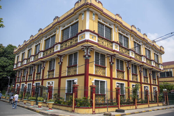 Манила, Филиппины - 13 октября 2023 года: здание Дворца Сана в Интромуросе, Манила. Построенное в 1997 году, это здание было спроектировано Ar. Сай, Бенг Тиат.