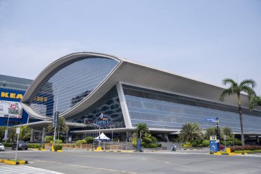 Manila, Filipinler- 17 Ekim 2023: Manila, Filipinler 'deki Asya AVM cephesi. Asya AVM Arena, Asya 'daki SM AVM kompleksi içinde kapalı bir arena.