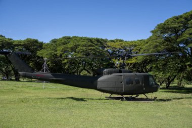 Clark Freeport, Filipinler- 20 Ekim 2023: UH-1H helikopter modeli Clark, Filipinler 'deki Hava Kuvvetleri Şehir Parkı' nda sergilendi. Filipinler Hava Kuvvetleri 'nin çeşitli uçaklardaki tarihinin bir gösterisidir.