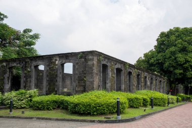 Manila, Filipinler- 13 Ekim 2023: Fort Santiago, Manila 'daki Raca Sulayman Tiyatrosu. Fort Santiago 'daki eski askeri kışlalardan biriydi ve 2. Dünya Savaşı' ndan sonra açık hava tiyatrosuna dönüştürüldü.