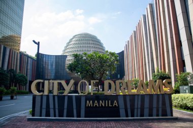 Manila, Filipinler-17 Ekim 2023: Manila 'daki Hayaller Şehri, Manil' in Paranaque semtinde yer alan birleşik bir otel, kumarhane ve alışveriş kompleksidir.