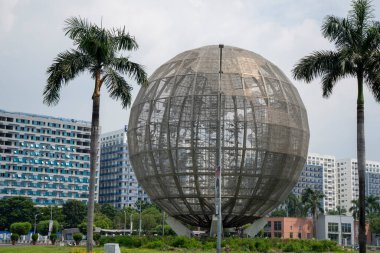 Manila, Filipinler- 17 Ekim 2023: Manila, Filipinler 'deki SM AVM Dünya Çelik Yapı Anıtı. Shoemart (SM), Filipinler 'de bir alışveriş merkezi zinciri.