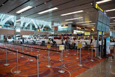 Singapur-12 Ekim 2023: Singapur Changi Uluslararası Havaalanı, Terminal 1. Changi Havalimanı şu anda T1, T2, T3 ve T4 terminallerine sahiptir.