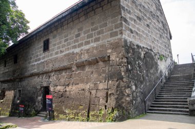 Manila, Filipinler- 13 Ekim 2023: Manila, Filipinler 'de Fort Santiago Zindanları. Savunma kalesi Manila 'nın duvarlı şehri Intramuros' ta yer almaktadır..