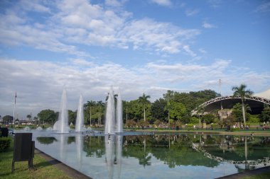 Manila, Filipinler-16 Ekim 2023: Manila, Filipinler 'deki Rizal Park. Rizal Park, Manila 'nın en önemli turistik yerlerinden biridir..