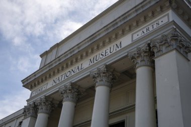 Manila, Filipinler- 15 Ekim 2023: Manila, Filipinler 'deki Ulusal Güzel Sanatlar Müzesi. Güzel Sanatlar Müzesi, klasik Filipinli sanatçıların resim ve heykellerinden oluşan bir koleksiyona ev sahipliği yapıyor.