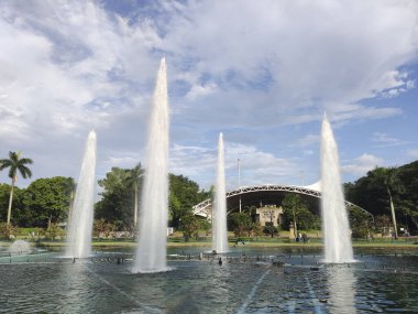 Manila, Filipinler-13 Ekim 2023: Rizal Park ve Filipinler 'deki çeşme. Rizal Park, Manila 'nın en önemli turistik yerlerinden biridir..