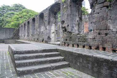 Manila, Filipinler- 13 Ekim 2023: Fort Santiago, Manila 'daki Raca Sulayman Tiyatrosu. Fort Santiago 'daki eski askeri kışlalardan biriydi ve 2. Dünya Savaşı' ndan sonra açık hava tiyatrosuna dönüştürüldü.