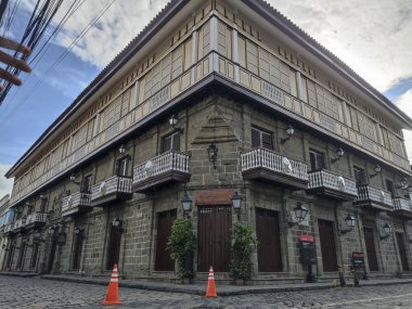 Manila, Filipinler- 13 Ekim 2023 Intramuros, Manila 'daki Casa Manila' nın dış görünüşü. İspanya 'nın Filipinler' i sömürgeleştirmesi sırasındaki sömürgeci yaşam tarzını betimliyor.