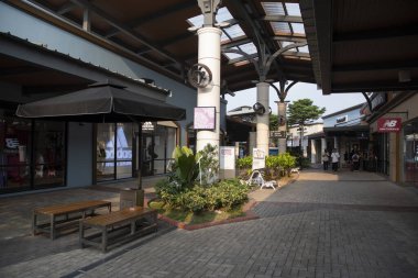 Johor Bahru, Malezya - 6 Ekim 2023: Johor Premium Outlets (JPO), Johor Bahru, Malezya 'da bir outlet alışveriş merkezi. Bu, Güneydoğu Asya 'daki ilk lüks prim mağazası oldu..