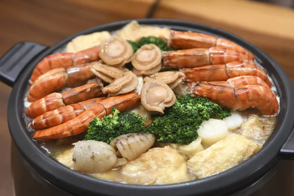 Poon Choi Atau Pen Cai Hidangan Kanton Tradisional Yang Terdiri Stok Foto Bebas Royalti