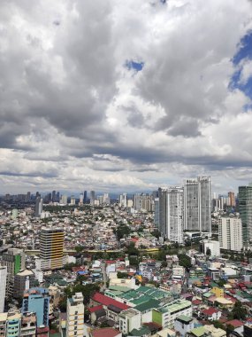 Manila, Filipinler-16 Ekim 2023: Manila 'daki Mandaluyong Havalimanı. Mandaluyong, Ulusal Başkent Bölgesi 'nde denize kıyısı olmayan bir şehirdir.