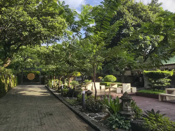 stock image Manila, Philippines-13 Oct 2023: Japanese garden inside the Rizal Park in Manila, Philippines. Rizal Park is one of the major tourist attractions of Manila.