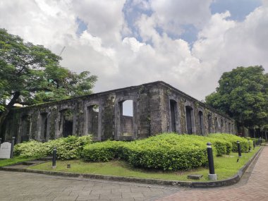 Manila, Filipinler- 13 Ekim 2023: Fort Santiago, Manila 'daki Raca Sulayman Tiyatrosu. Fort Santiago 'daki eski askeri kışlalardan biriydi ve 2. Dünya Savaşı' ndan sonra açık hava tiyatrosuna dönüştürüldü.