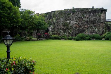 Manila, Filipinler- 17 Ekim 2023: Baluarte De San Diego duvar tuğlası Manila, Filipinler 'de duvarlarla çevrili bir şehir. İspanyol sömürge kalesinin duvarlarla çevrili şehri Manila 'da yer almaktadır.