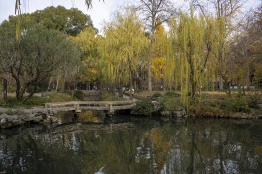 Suzhou, Çin - 6 Aralık 2023: Çin 'in Suzhou kentindeki mütevazı Yöneticinin Bahçesi. Çin 'in en iyilerinden biri, UNESCO' nun dünya mirasının en önemli parçası.