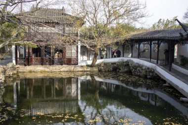Suzhou, Çin - 6 Aralık 2023: Çin 'in Suzhou kentindeki mütevazı Yöneticinin Bahçesi. Çin 'in en iyilerinden biri, UNESCO' nun dünya mirasının en önemli parçası.