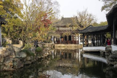 Suzhou, Çin - 6 Aralık 2023: Çin 'in Suzhou kentindeki mütevazı Yöneticinin Bahçesi. Çin 'in en iyilerinden biri, UNESCO' nun dünya mirasının en önemli parçası.