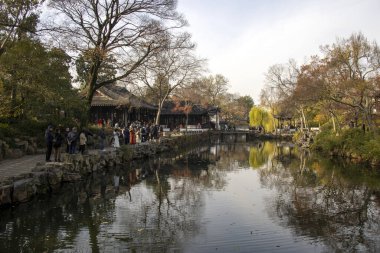 Suzhou, Çin - 6 Aralık 2023: Çin 'in Suzhou kentindeki mütevazı Yöneticinin Bahçesi. Çin 'in en iyilerinden biri, UNESCO' nun dünya mirasının en önemli parçası.