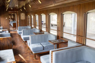 Nanjing, Çin - 30 Kasım 2023: Nanjing 'de boş koltuklu turist lokomotifi. 