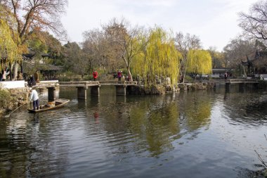 Suzhou, Çin - 6 Aralık 2023: Çin 'in Suzhou kentindeki mütevazı Yöneticinin Bahçesi. Çin 'in en iyilerinden biri, UNESCO' nun dünya mirasının en önemli parçası.