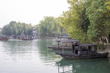 Wuzhen, Çin-28 Kasım, 2023: Wuzhen, Çin. Wuzhen, Çin 'in Zhejiang eyaletinde yer alan iyi korunmuş bir su kasabasıdır.