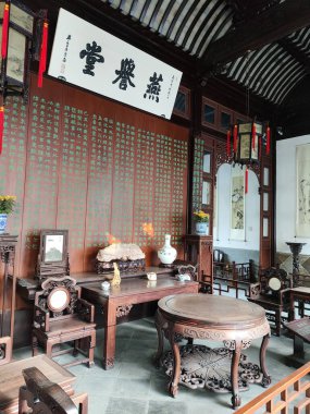 Suzhou, Çin - 7 Aralık 2023: Çin 'deki Lion Grove Garden içindeki eski mimari. Diğer klasik Suzhou bahçeleri UNESCO olarak tanınır.