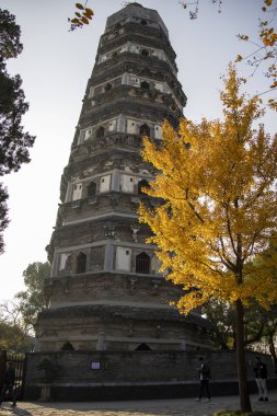 Suzhou, Çin - 5 Aralık 2023: Tiger Hill Pagoda Çin 'in Suzhou kentindeki Tiger Hill Scenic Spot' ta yer almaktadır. Suzhou 'nun sembolü. 2500 yıl öncesine kadar izlenebilir.