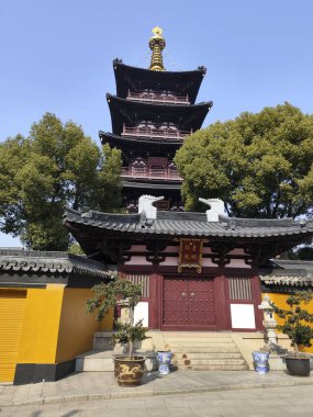 Suzhou, Çin - 5 Aralık 2023: Suzhou 'daki Hanshan Tapınağı' nda eski ve güzel bir yapı. Hanshan Si Tapınağı Suzhou 'nun en büyük simgelerinden biridir.