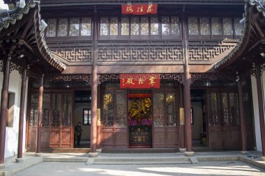 Suzhou, Çin - 5 Aralık 2023: Suzhou 'daki Hanshan Tapınağı' nda eski ve güzel bir Çin ahşap yapı. Hanshan Si Tapınağı Suzhou 'nun en büyük simgelerinden biridir.
