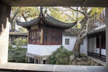 Suzhou, Çin - 6 Aralık 2023: Çin 'in Suzhou kentindeki mütevazı Yöneticinin Bahçesi. Çin 'in en iyilerinden biri, UNESCO' nun dünya mirasının en önemli parçası.