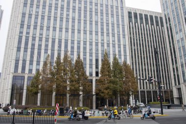 Şangay, Çin - 4 Aralık 2023: Bund SOHO Kompleksi Şangay 'daki Bund boyunca. Bund SOHO tarihi Şangay Bund 'da yer almaktadır.