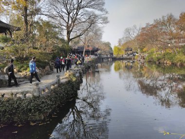 Suzhou, Çin - 6 Aralık 2023: Çin 'in Suzhou kentindeki mütevazı Yöneticinin Bahçesi. Çin 'in en iyilerinden biri, UNESCO' nun dünya mirasının en önemli parçası.