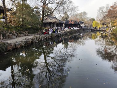 Suzhou, Çin - 6 Aralık 2023: Çin 'in Suzhou kentindeki mütevazı Yöneticinin Bahçesi. Çin 'in en iyilerinden biri, UNESCO' nun dünya mirasının en önemli parçası.