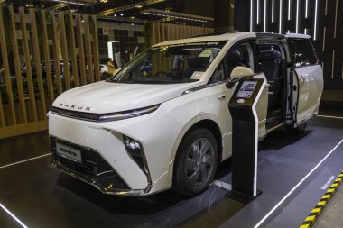 Singapur-12 Ocak 2024: 2024 Singapur Motor Show 'un Maxus arabası. Bu, Singapur 'un en büyük ve simgesel yıllık otomobil etkinliğidir.