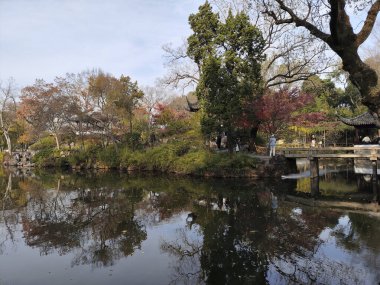 Suzhou, Çin - 6 Aralık 2023: Çin 'in Suzhou kentindeki mütevazı Yöneticinin Bahçesi. Çin 'in en iyilerinden biri, UNESCO' nun dünya mirasının en önemli parçası.