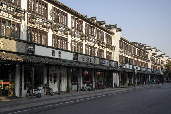 Фачжэнь, Китай - 28 Нов, 2023: Вид на улицу Фачжэнь в Китае. Очжэнь - это 1300-летний водный городок в низовьях реки Янцзы.
